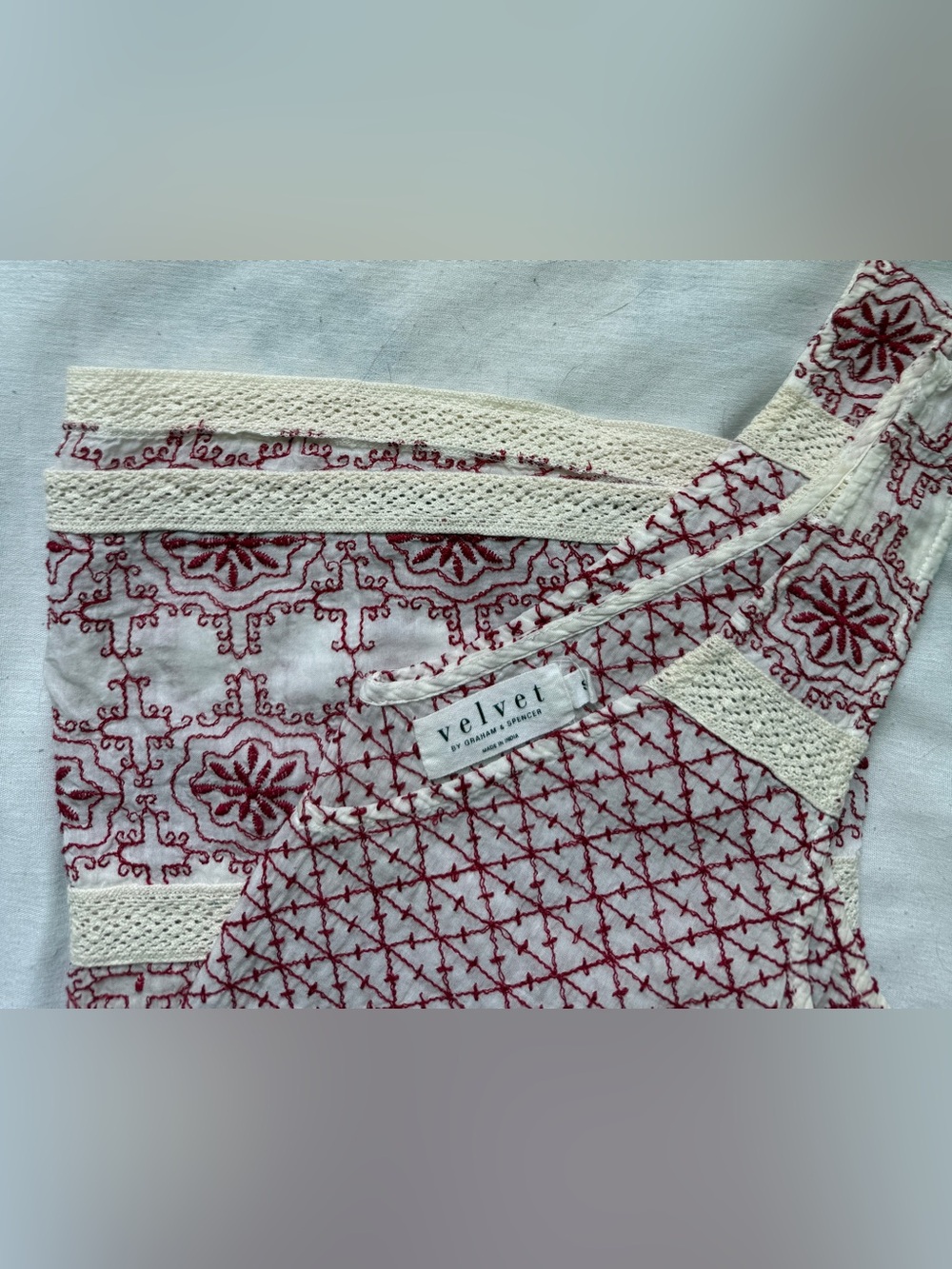 Velvet by Graham & Spencer Red and Cream Embroidered Tank Top small boho